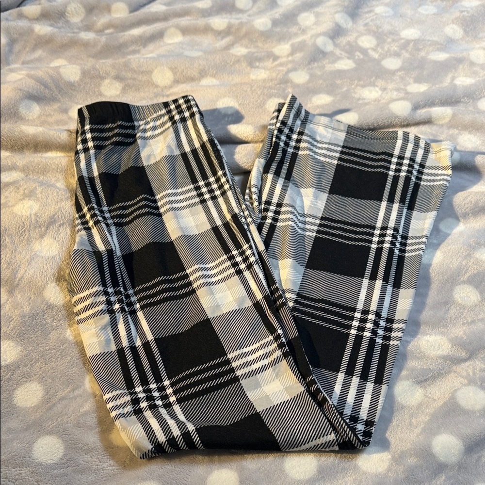 Fashion Nova Monochrome Plaid Pants